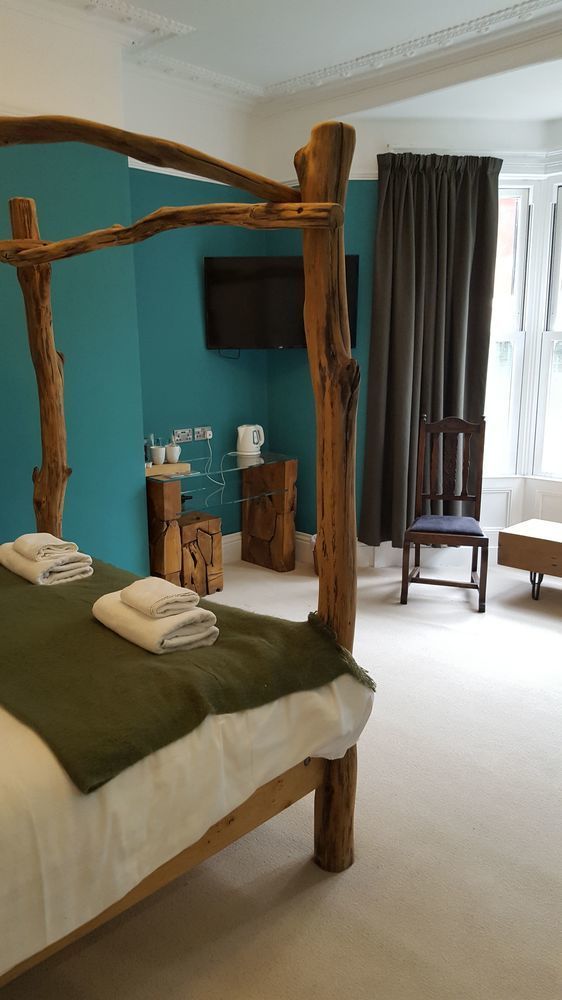 The Lodge Harrogate Guest house